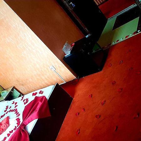 Asia Hotel Zsilvásárhely Kültér fotó