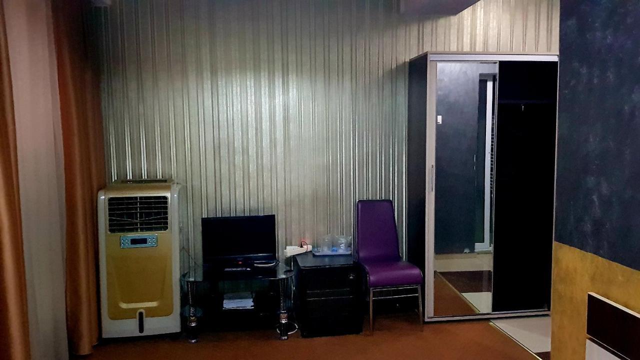 Asia Hotel Zsilvásárhely Kültér fotó