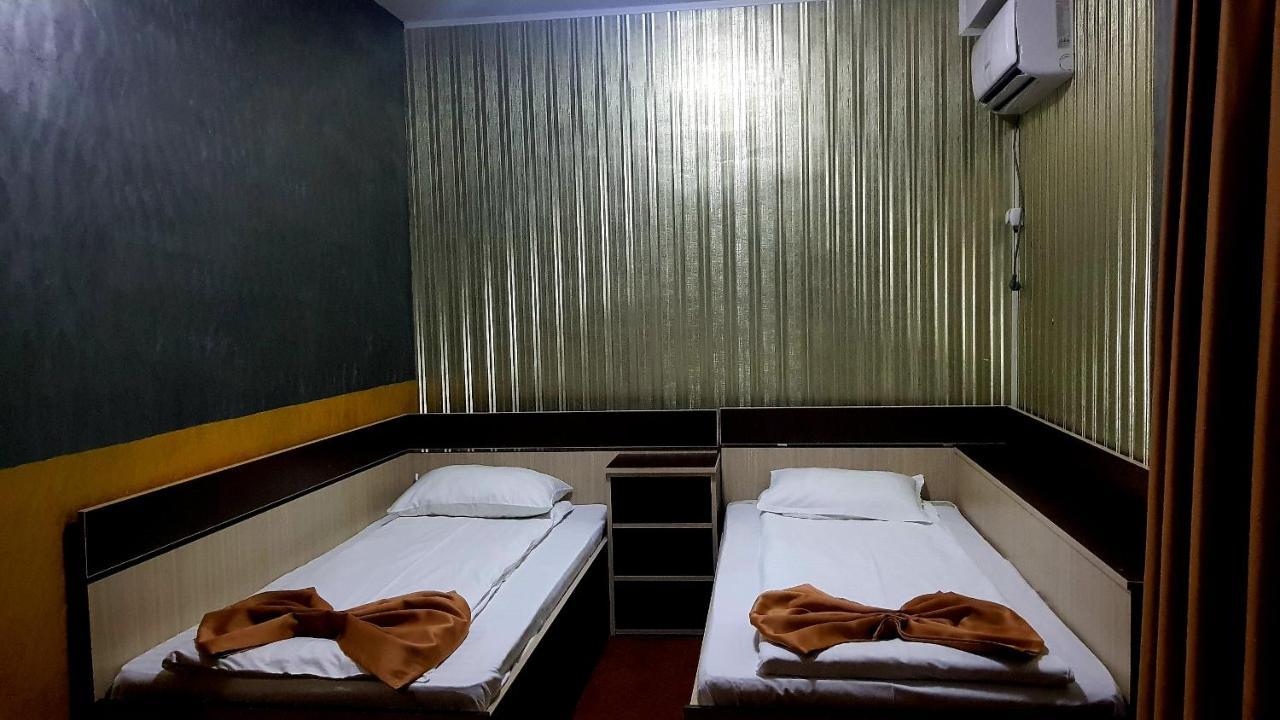 Asia Hotel Zsilvásárhely Kültér fotó