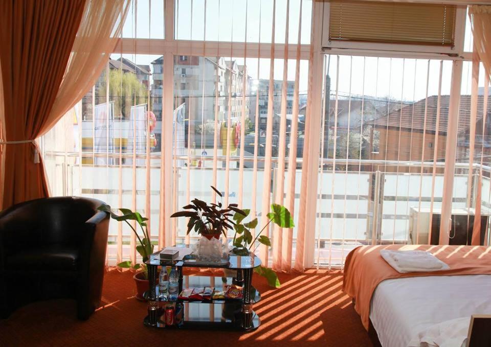 Asia Hotel Zsilvásárhely Kültér fotó
