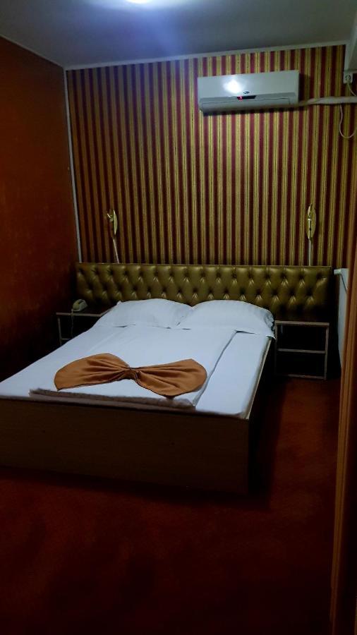 Asia Hotel Zsilvásárhely Kültér fotó