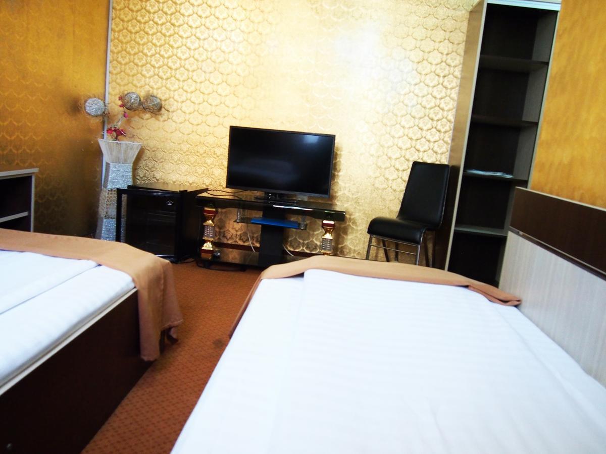 Asia Hotel Zsilvásárhely Kültér fotó