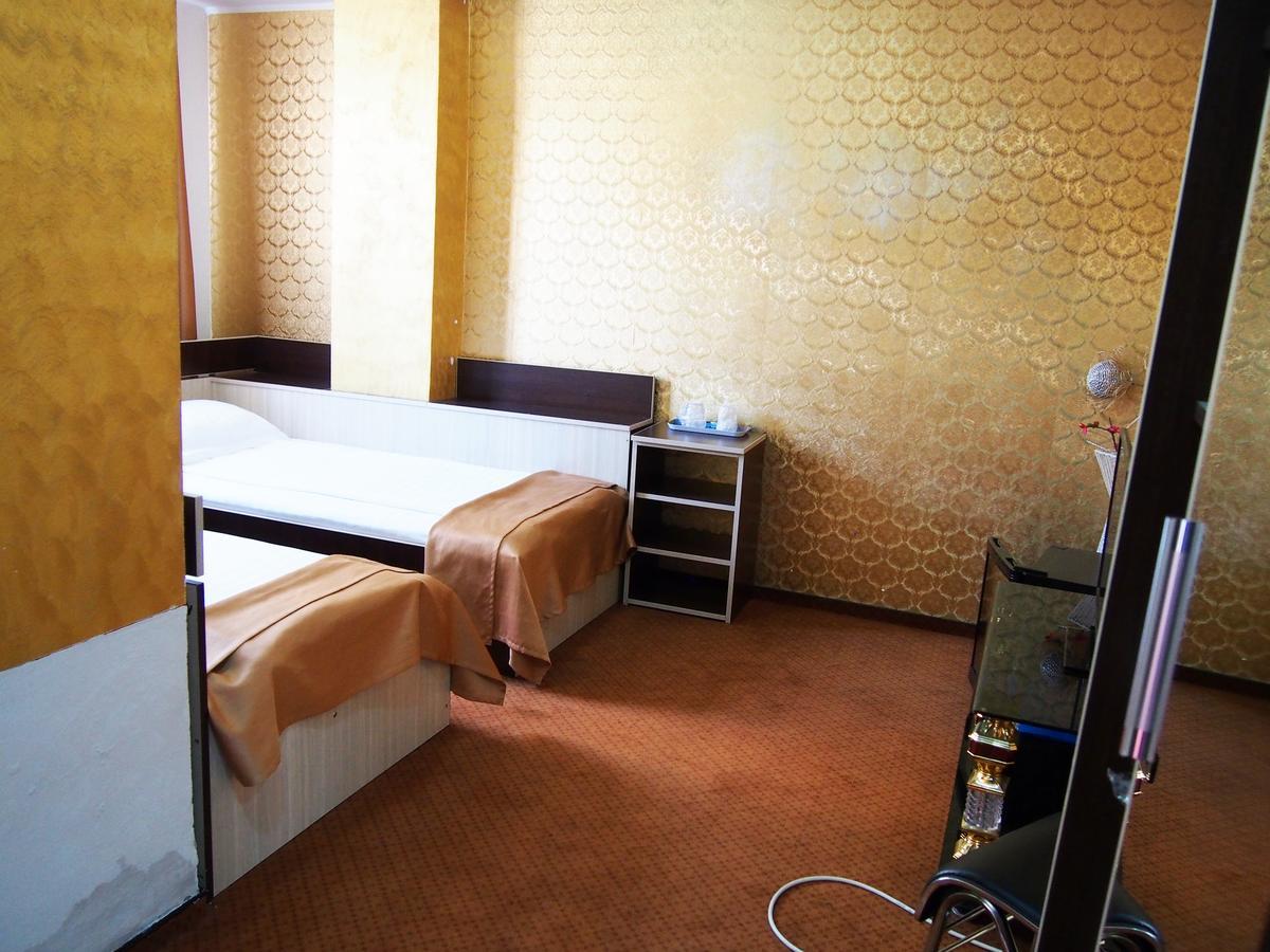 Asia Hotel Zsilvásárhely Kültér fotó