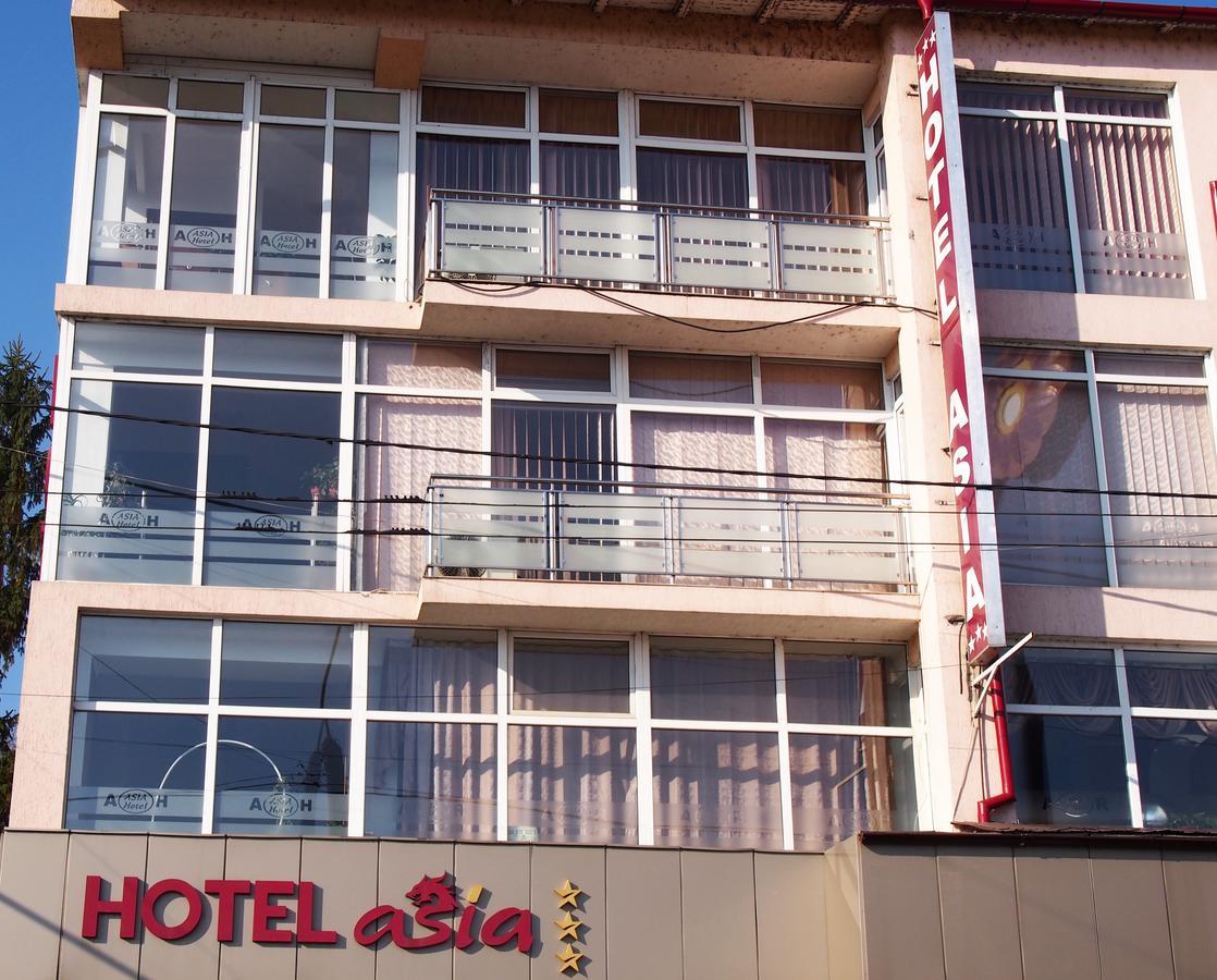 Asia Hotel Zsilvásárhely Kültér fotó