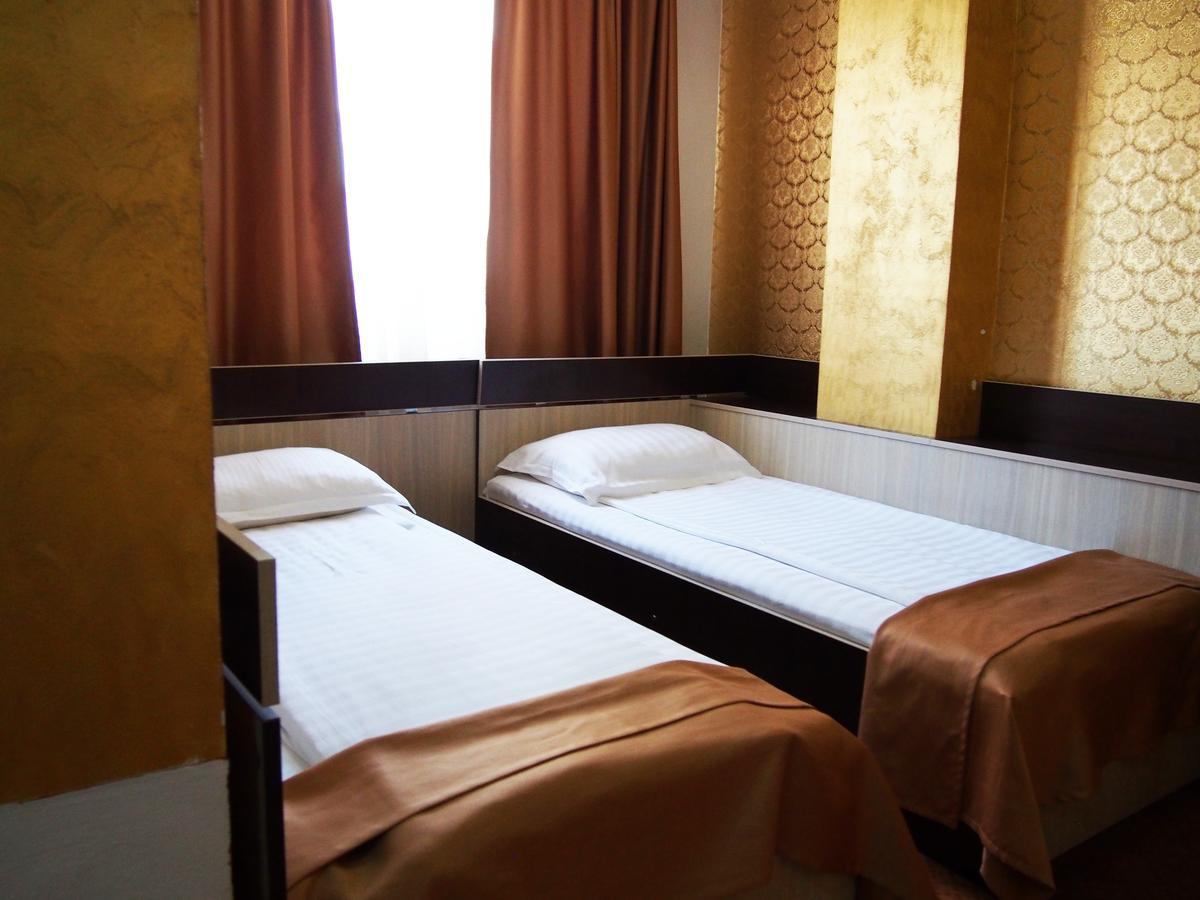 Asia Hotel Zsilvásárhely Kültér fotó